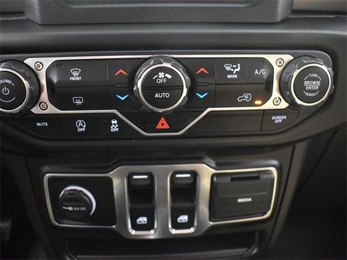 Used 2021 Jeep Wrangler Sport image 16