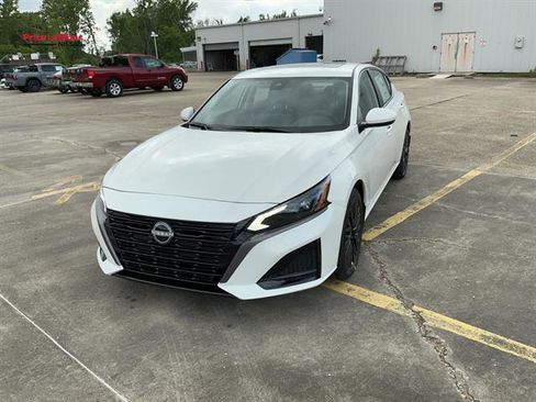 New 2026 Nissan Altima 2.5 SV w/ SV Special Edition Package FWD image 3