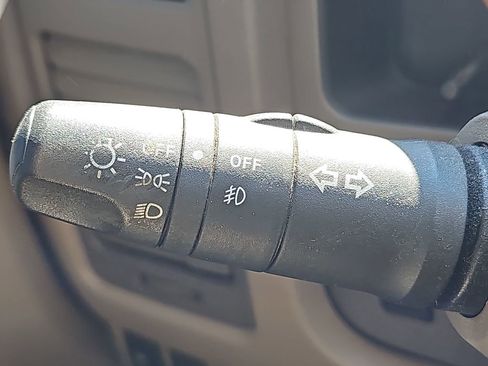 Used 2013 Nissan Titan SV w/ SV Premium Utility Pkg image 28