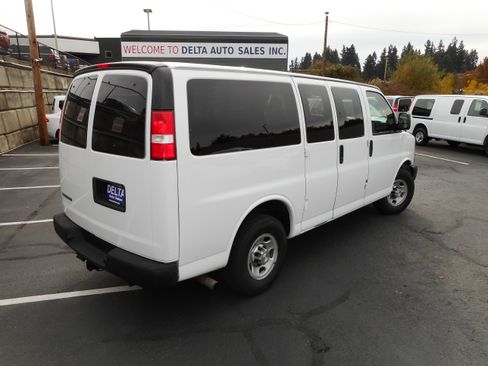 Used 2017 Chevrolet Express 2500 LS image 8