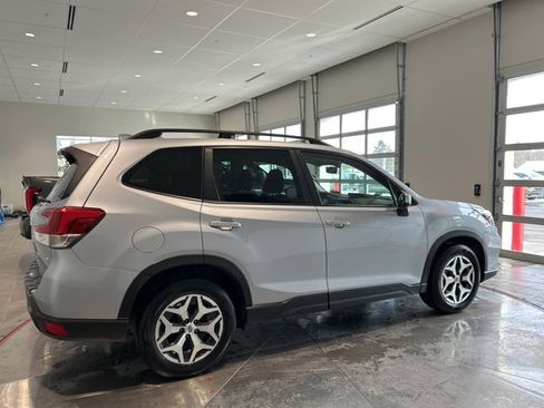 Used 2021 Subaru Forester Premium w/ Popular Package #1 image 9