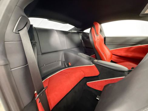 Used 2023 Ferrari Roma RWD image 27