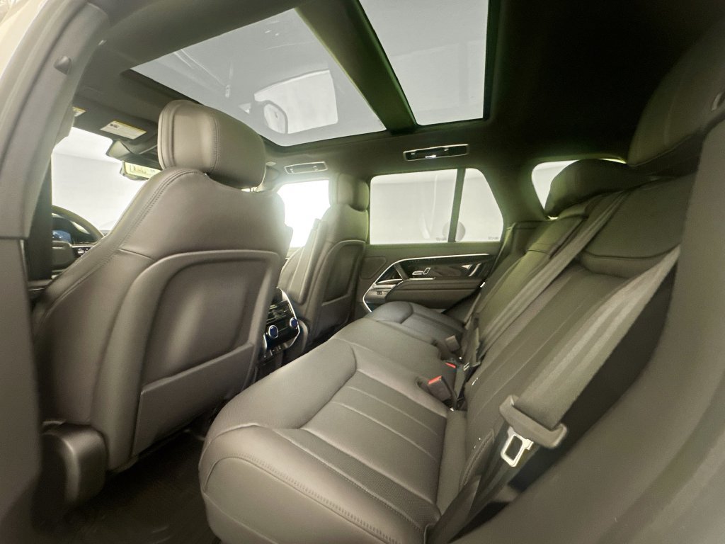 New 2026 Land Rover Range Rover SE AWD/4WD image 24