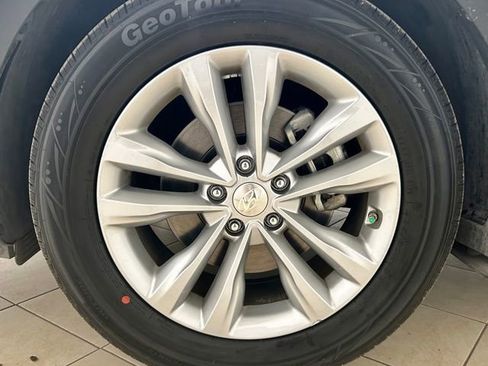 Used 2018 Hyundai Santa Fe Sport 2.0T FWD image 9