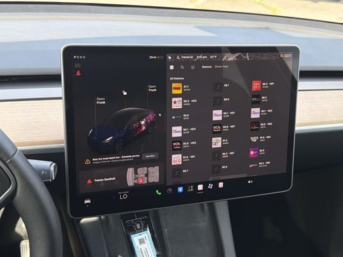 Used 2025 Tesla Model Y Long Range AWD/4WD image 18