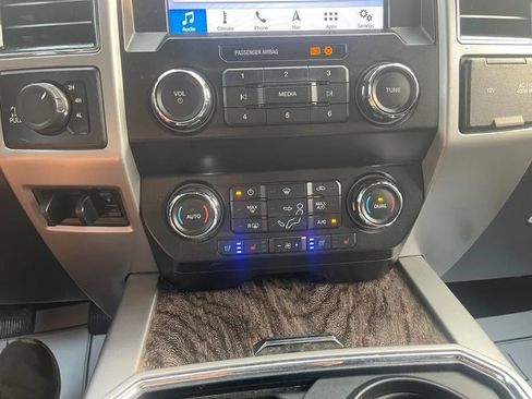 Used 2019 Ford F250 Lariat w/ Lariat Value Package AWD/4WD image 30