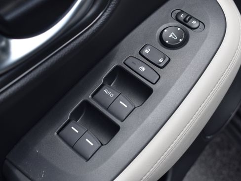 New 2026 Honda HR-V LX image 13