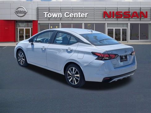 Certified 2025 Nissan Versa SV FWD image 5