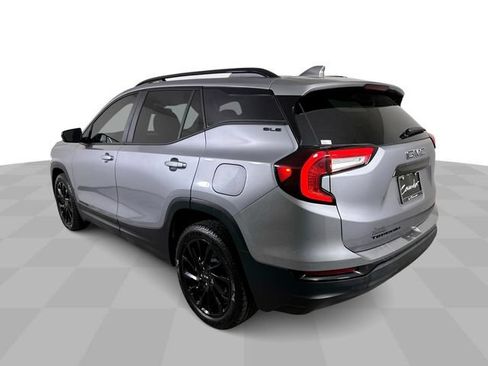 Used 2024 GMC Terrain SLE w/ Driver Convenience Package FWD image 6