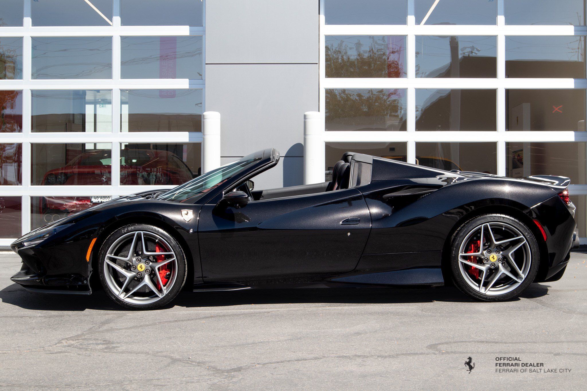 Used 2022 Ferrari F8 Tributo RWD image 2