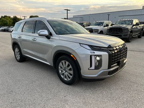 Used 2024 Hyundai Palisade SEL AWD/4WD image 3
