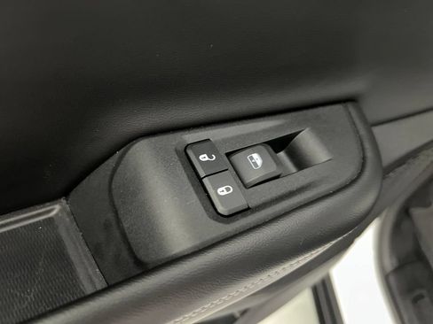 Used 2025 Jeep Grand Cherokee Altitude AWD/4WD image 20