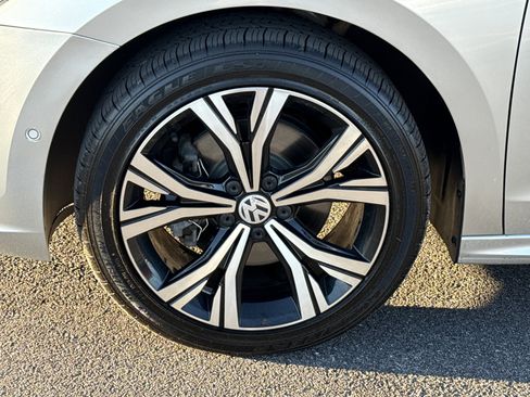 Used 2020 Volkswagen Passat 2.0T SEL image 12