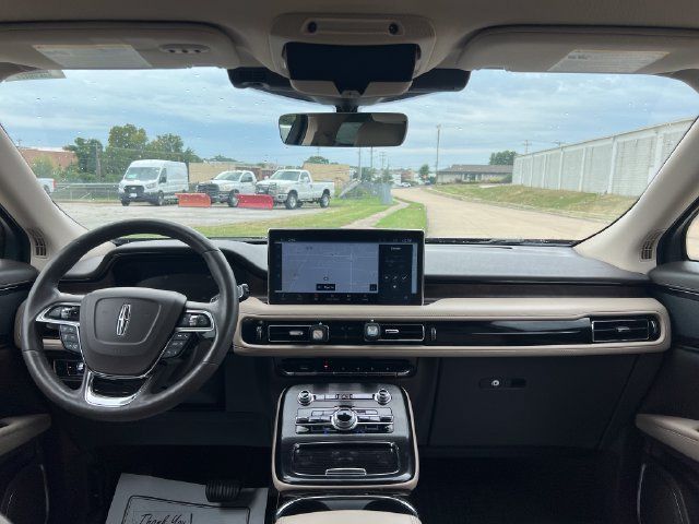 Used 2022 Lincoln Nautilus Reserve AWD/4WD image 19