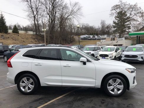 Used 2022 Volvo XC60 B5 Momentum image 6