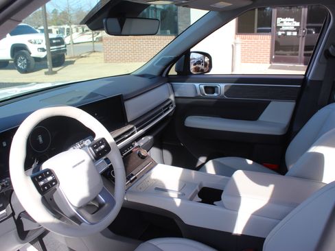 Used 2025 Hyundai Santa Fe Limited image 16
