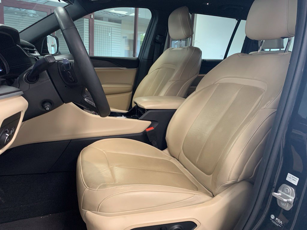 Used 2023 Jeep Grand Cherokee L Limited w/ Luxury Tech Group II AWD/4WD image 8