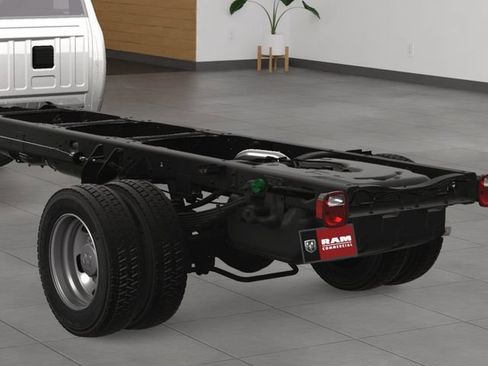 New 2023 RAM 5500 Tradesman RWD image 16