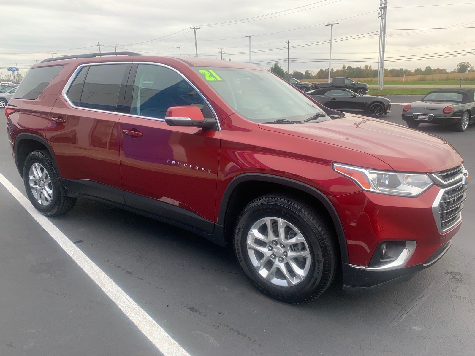 Used 2021 Chevrolet Traverse LT FWD image 3