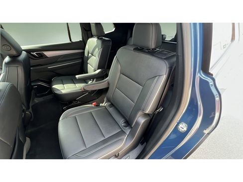 Certified 2025 Buick Enclave Preferred AWD/4WD image 28