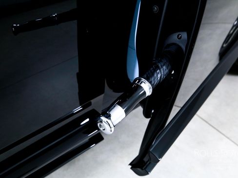 New 2026 Rolls-Royce Cullinan Black Badge image 23