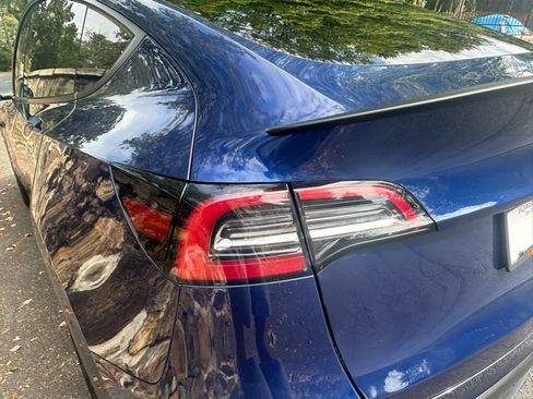 Used 2023 Tesla Model Y 2WD image 19