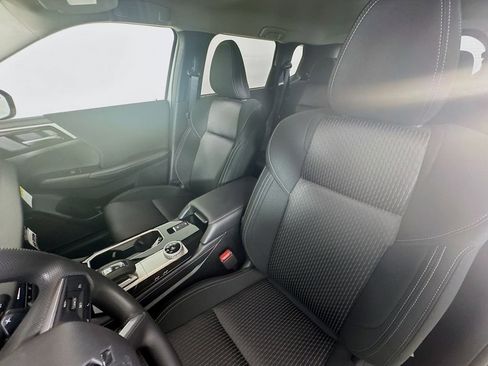 New 2026 Mitsubishi Outlander ES FWD image 21