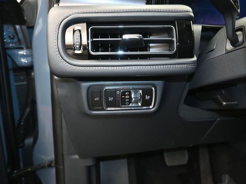 New 2026 Lincoln Aviator 2WD w/ Jet Appearance Package image 12