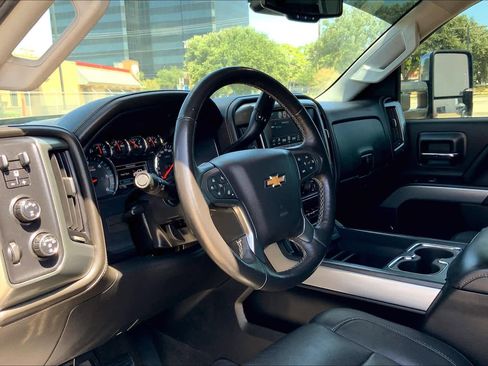 Used 2018 Chevrolet Silverado 2500 LTZ w/ Vortec Plus Package image 17