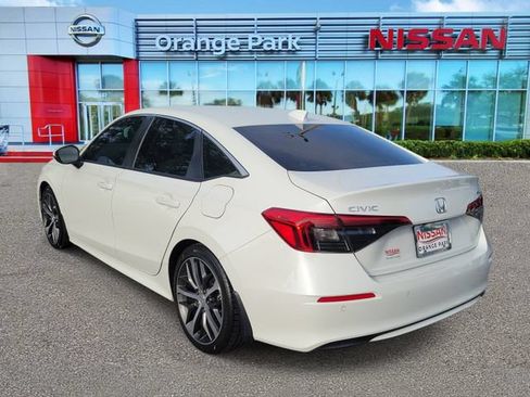 Used 2024 Honda Civic Touring image 3