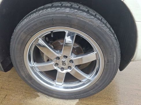 Used 2020 Nissan Frontier SV image 4