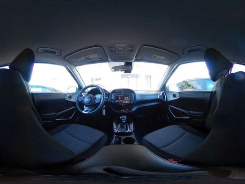 Used 2025 Kia Soul LX w/ LX Technology Package image 38