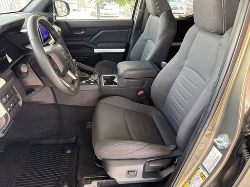 Used 2024 Toyota Tacoma TRD Sport AWD/4WD image 16