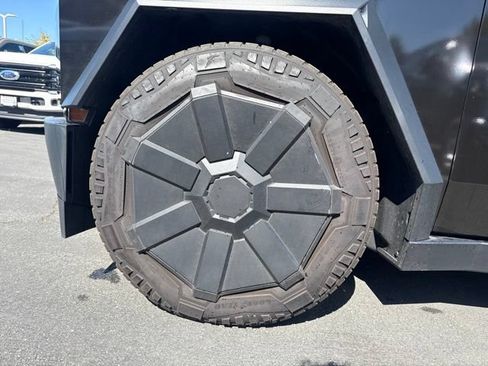 Used 2024 Tesla Cybertruck AWD Crew Cab image 6