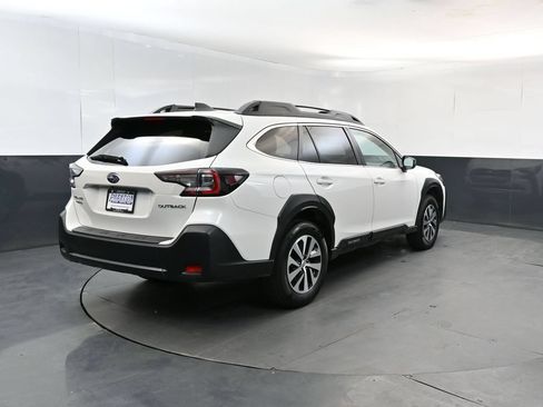 Used 2023 Subaru Outback Premium AWD/4WD image 5