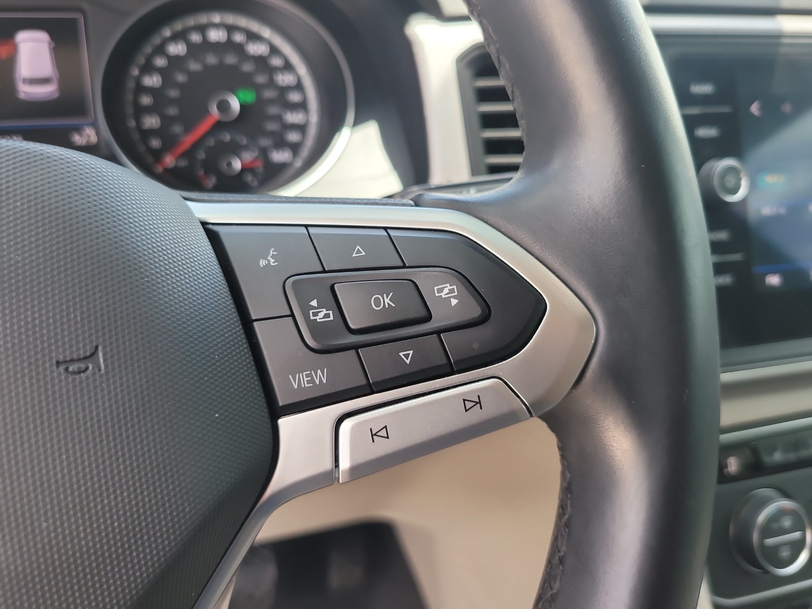 Used 2021 Volkswagen Atlas SE w/ Towing Package FWD image 28
