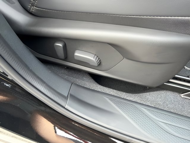 New 2026 Subaru Outback Limited AWD/4WD image 17