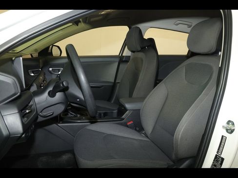 Used 2025 Kia K4 FWD image 15