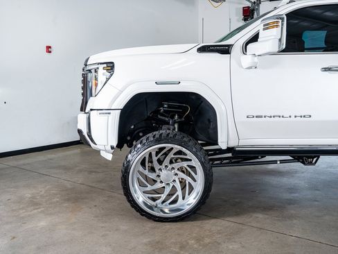 Used 2024 GMC Sierra 2500 Denali Ultimate w/ Max Trailering Package image 9