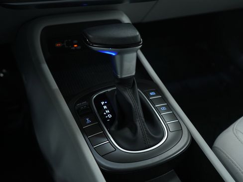 Used 2025 Hyundai Kona SEL image 24