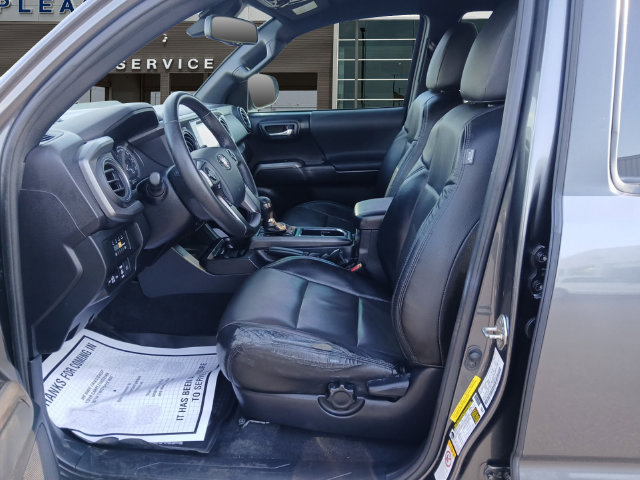 Used 2019 Toyota Tacoma TRD Off-Road w/ Technology Package AWD/4WD image 9