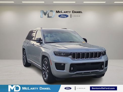 Used 2024 Jeep Grand Cherokee Overland w/ Luxury Tech Group IV AWD/4WD image 1
