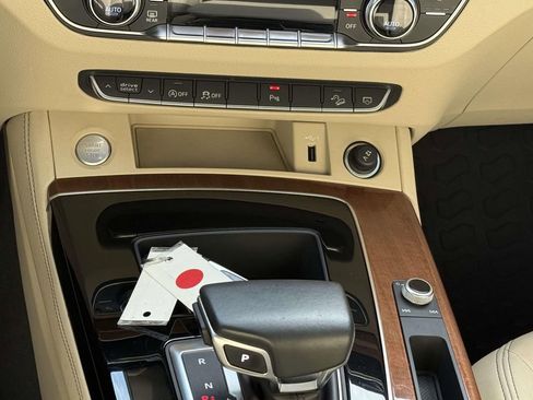 Used 2021 Audi Q5 2.0T Premium Plus w/ Premium Plus Package image 19