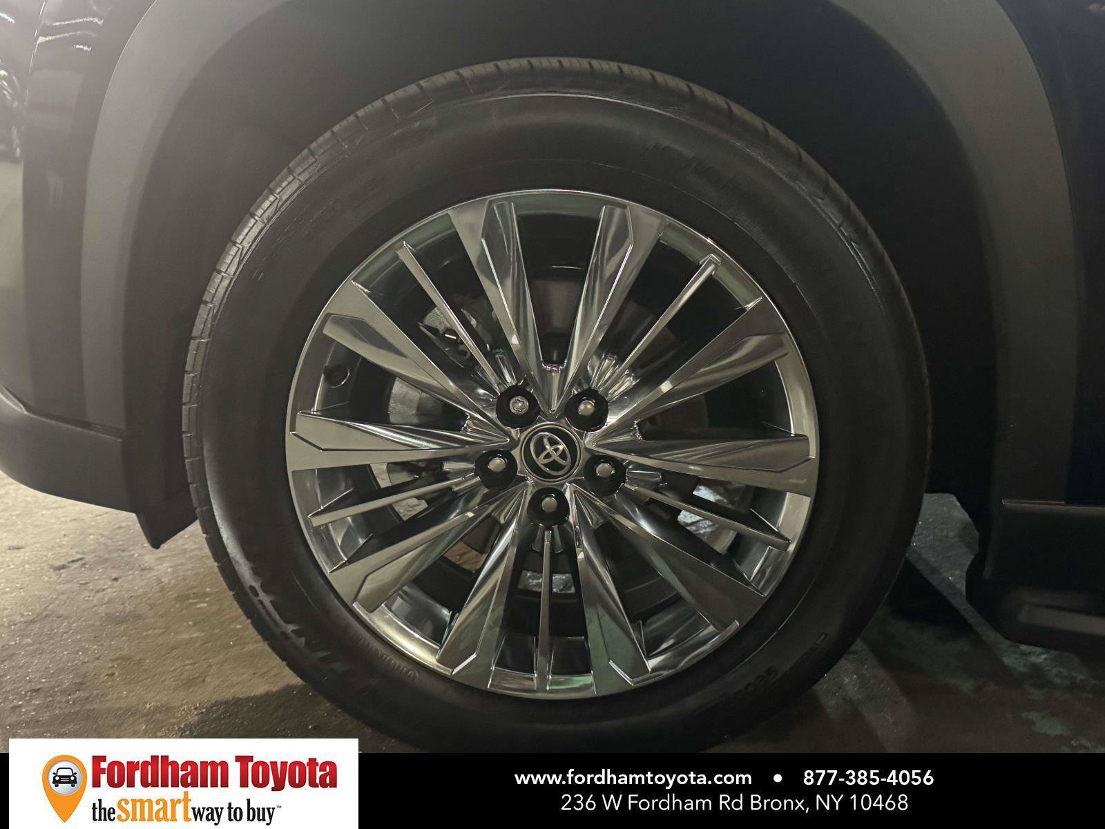 Used 2024 Toyota Grand Highlander AWD image 9