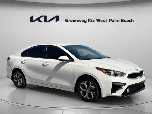 Certified 2021 Kia Forte LXS FWD image 1