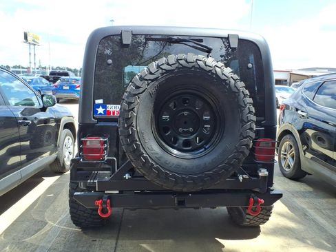 Used 2006 Jeep Wrangler Unlimited Rubicon AWD/4WD image 9