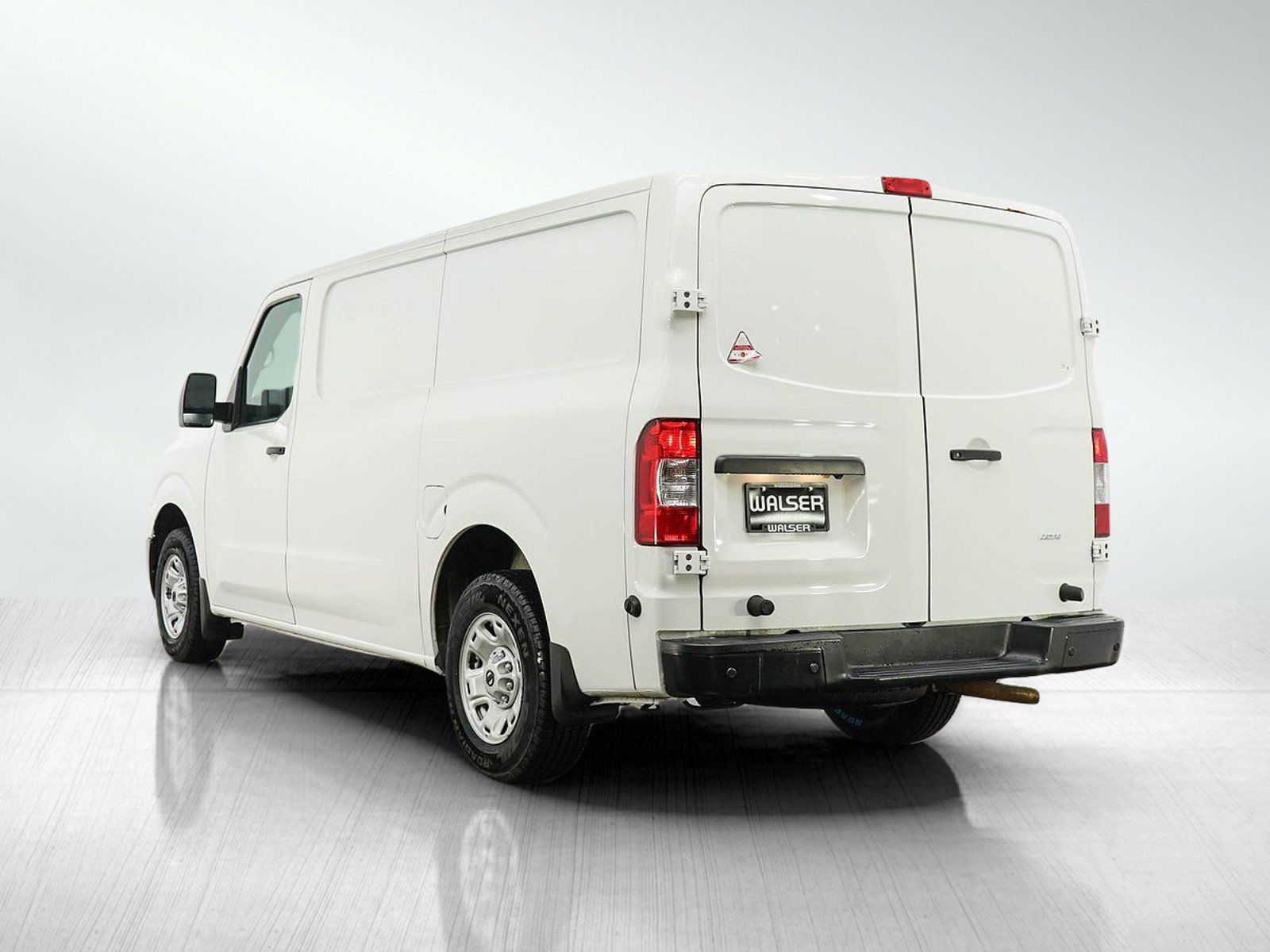 Used 2018 Nissan NV 2500 SV w/ Navigation Package RWD image 3
