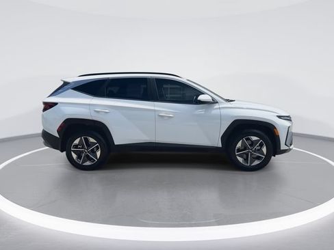 Certified 2025 Hyundai Tucson SEL AWD/4WD image 9