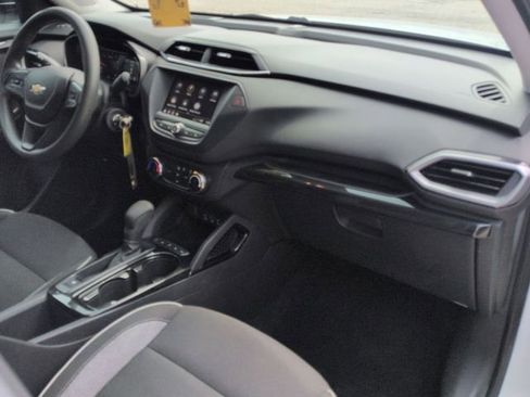 Used 2023 Chevrolet TrailBlazer LS AWD/4WD image 28