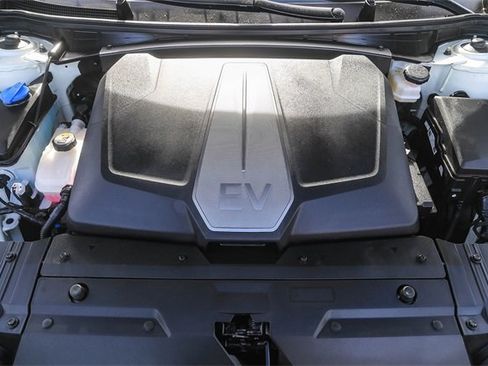 Certified 2024 Kia EV6 Light image 28